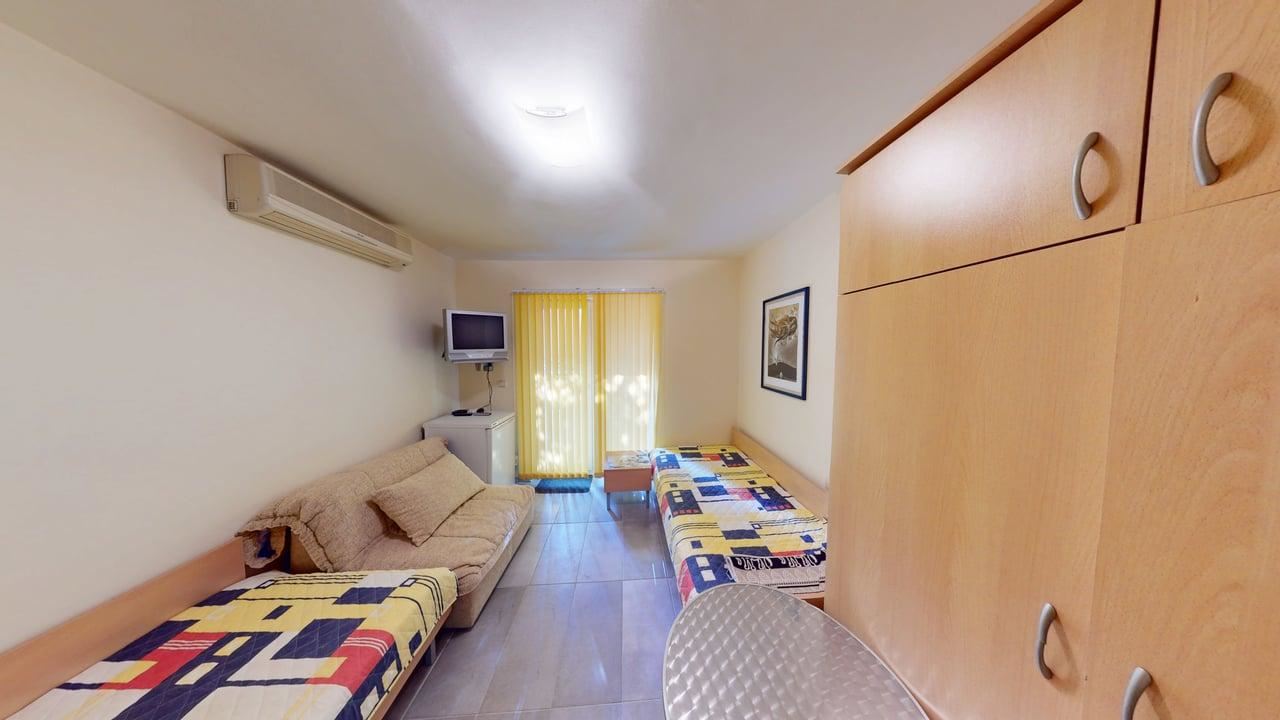 Panoramahaus auf vier Etagen mit 8 Schlafzimmern und Meerblick im Ferienort Sonnenstrand – ohne Wartungsgebühr