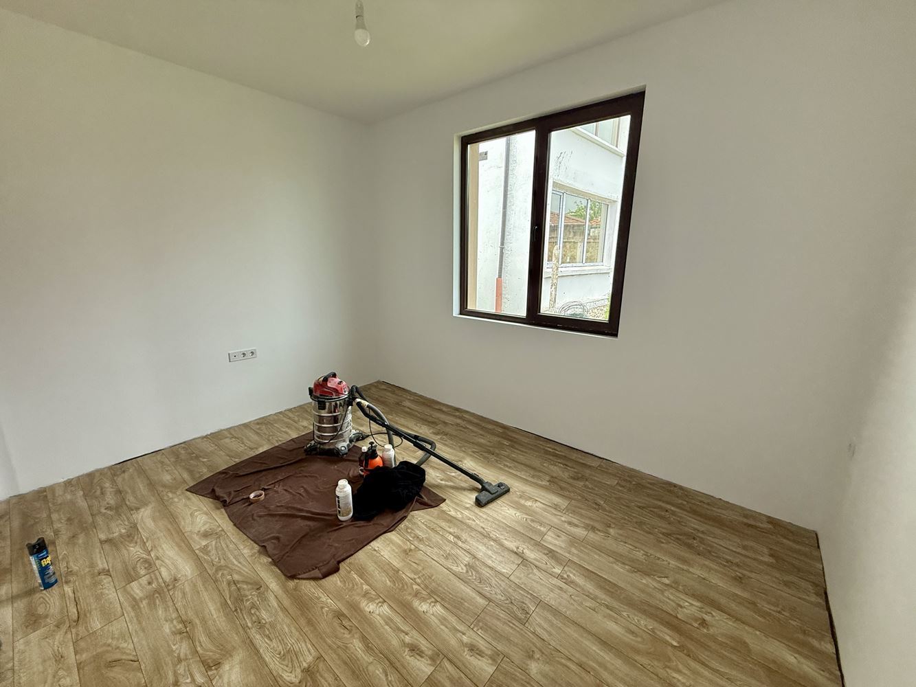Neues eingeschossiges Haus mit drei Schlafzimmern und eigenem Garten – Komfort, Ruhe und Qualität nahe Sonnenstrand