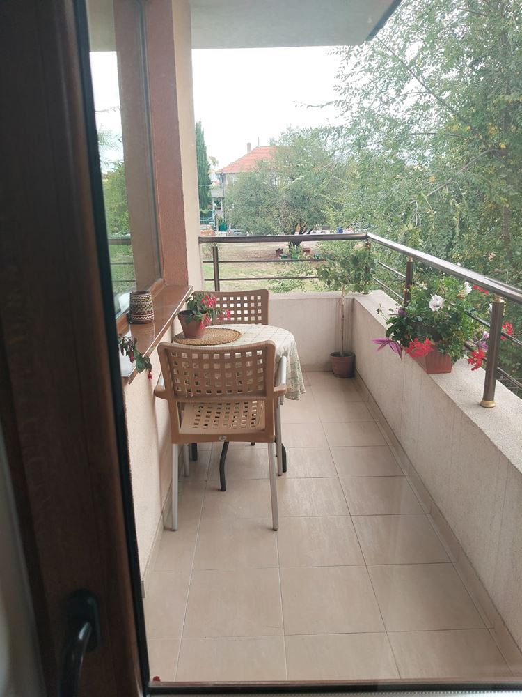 Geräumiges dreistöckiges Einfamilienhaus im Zentrum von Ravda – Komfort, Prestige und vollständige Unabhängigkeit