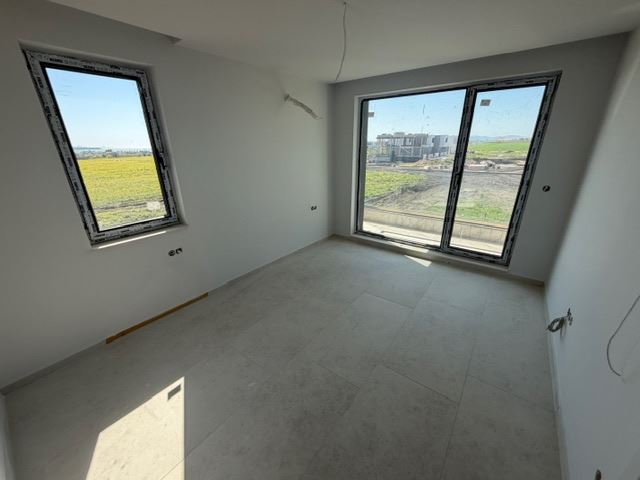 Pomorie – modernes zweistöckiges Haus mit vier Schlafzimmern – Sicherheit, Energieeffizienz und kompromissloser Komfort