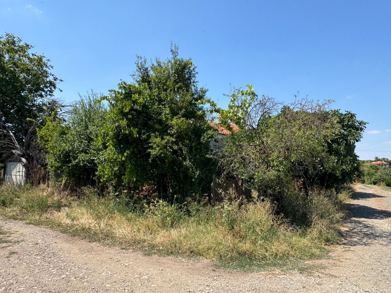 Einstöckiges Haus mit großem Grundstück und Garage im Dorf Smolnik, Region Burgas – Ruhe und die Möglichkeit für ein neues Zuhause