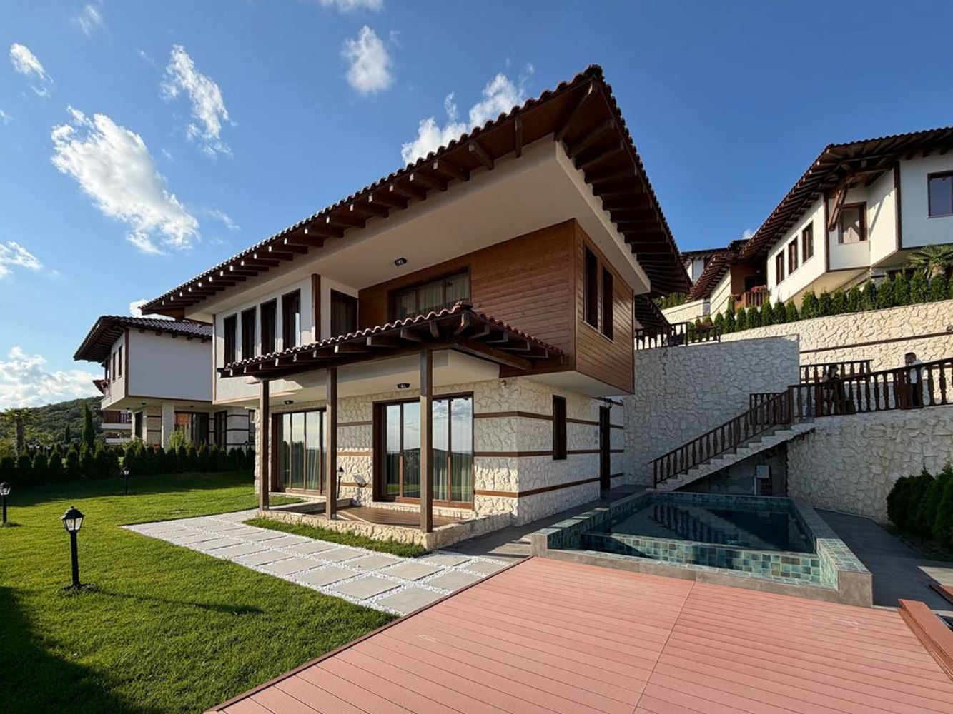 Luxuriöses freistehendes Haus mit privatem Pool und Panoramablick auf das Meer in Sveti Vlas