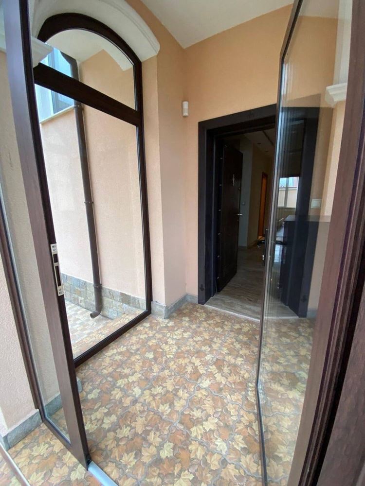 Modernes Haus im Zentrum von Ravda – luxuriöses bezugsfertiges Zuhause mit ausgezeichneter Lage und eigenem Grundstück