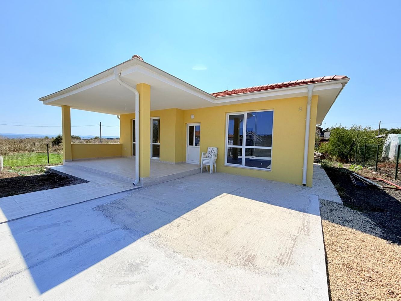 Freistehendes neues Haus mit Garten und Blick auf den Mandra-See – Dorf Cherni Vrah, 15 km von Burgas entfernt