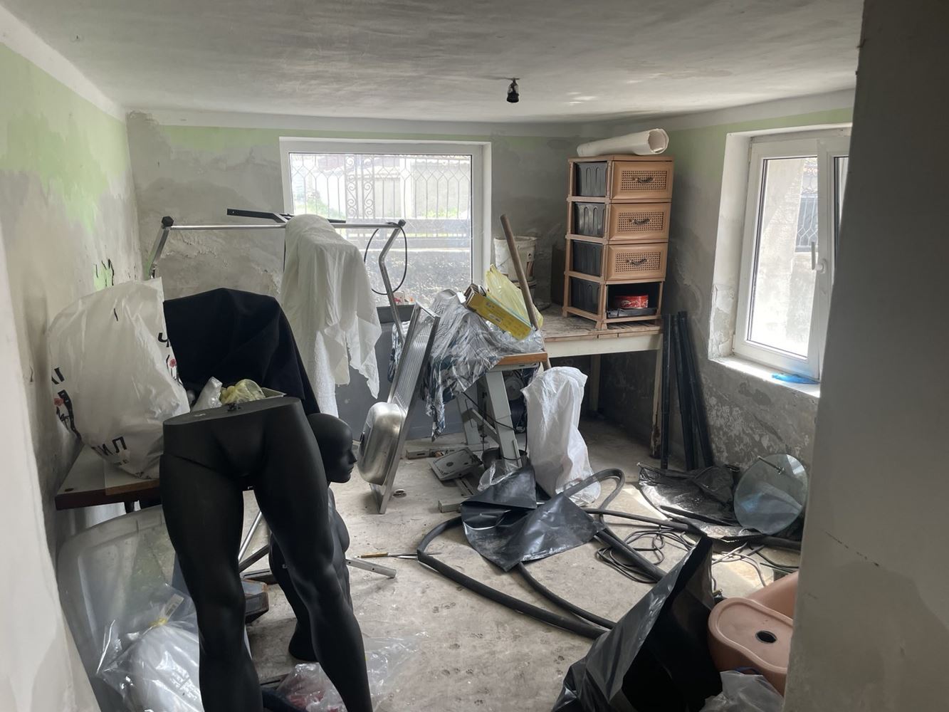 Eigenständiger Teil eines Hauses mit Hof in Burgas – Banevo, Großzügigkeit, Funktionalität und hervorragende Lage nahe den Mineralbädern