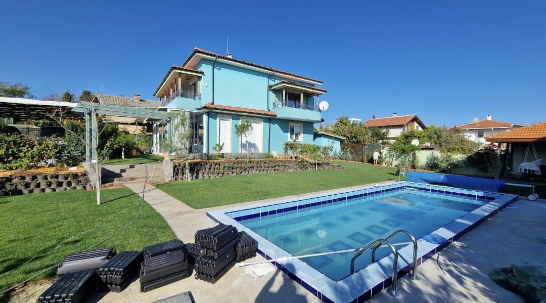Modernes freistehendes Haus mit Meerblick und beheiztem Pool in Chervenka, Chernomorets