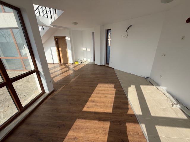 Luxuriöses zweistöckiges Haus mit Meerblick in Aheloy