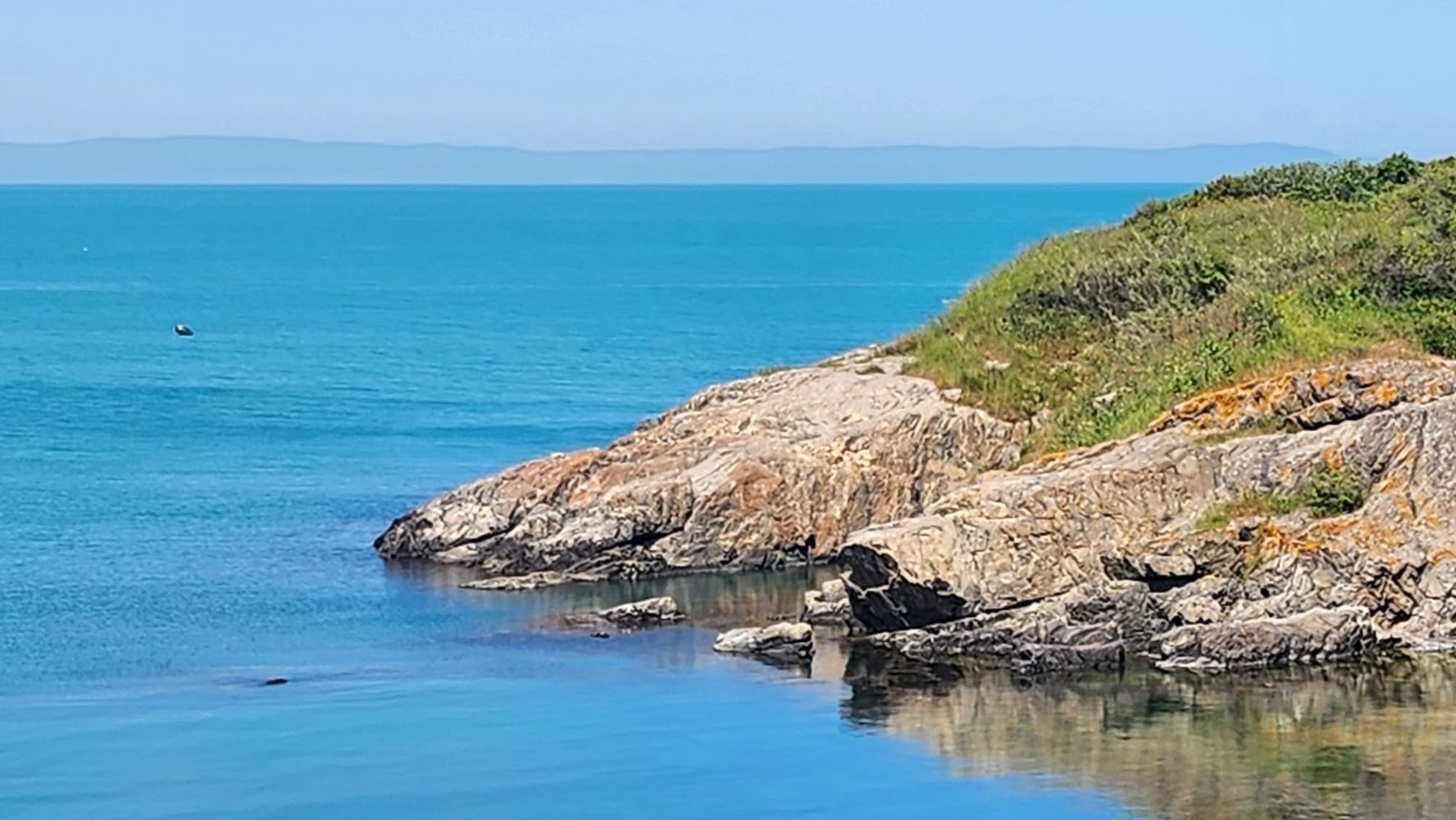 Wunderschönes dreistöckiges Haus in erster Meereslinie in Sosopol mit Panoramablick auf die Paradiesbucht