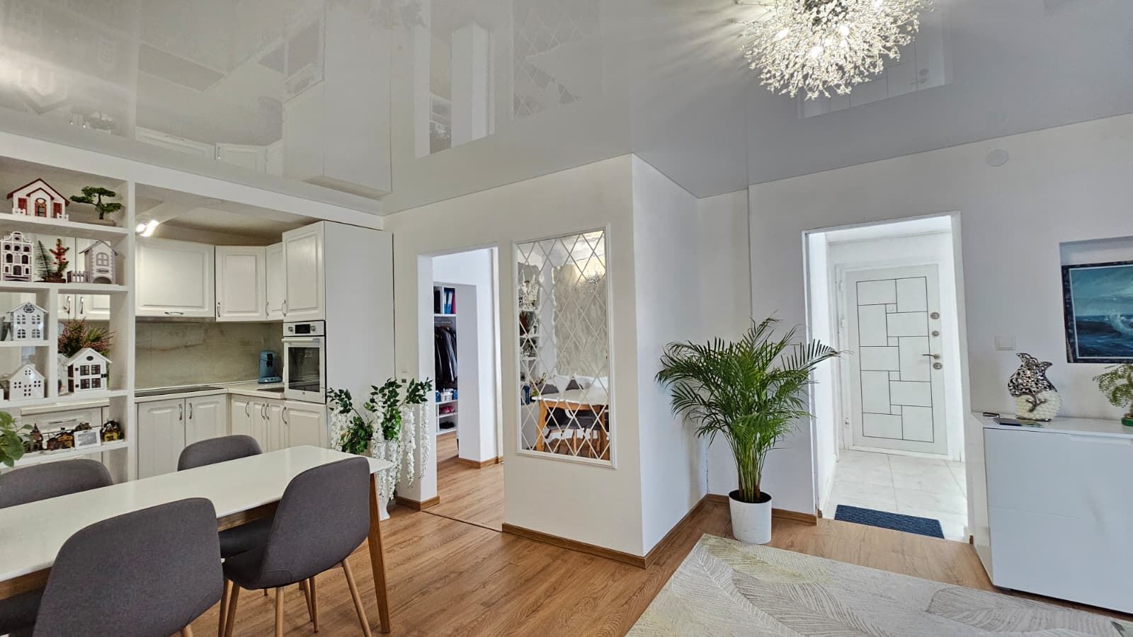 Außergewöhnliches einstöckiges Haus mit großzügigem Garten im ruhigen Dorf Kosharitsa