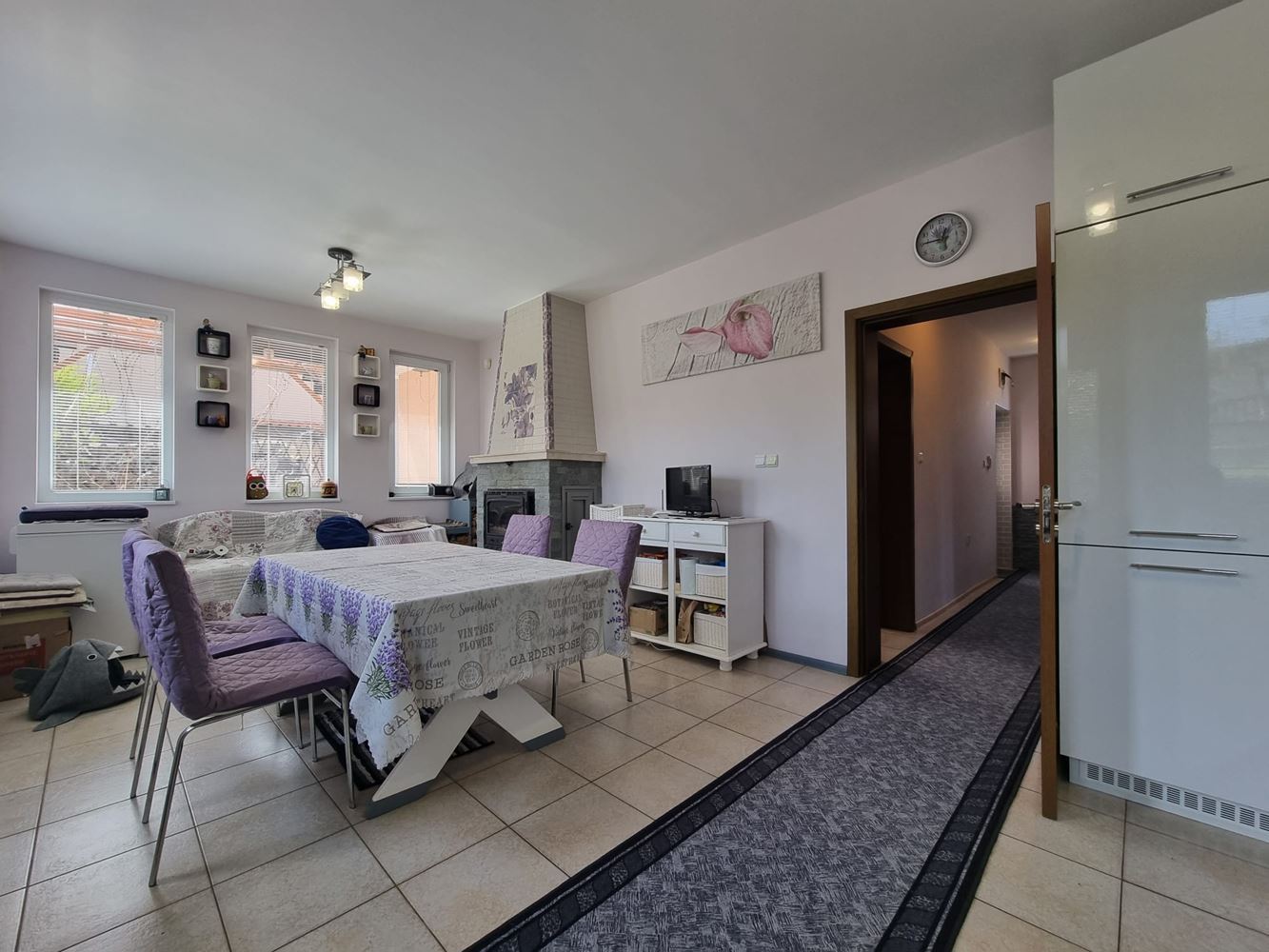 Wunderschönes zweistöckiges Haus mit Garten, Garage und moderner Heizung in Kosharitsa