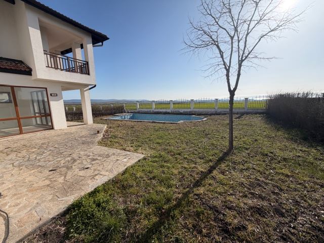 Luxuriöses zweistöckiges Haus mit Meerblick in Aheloy