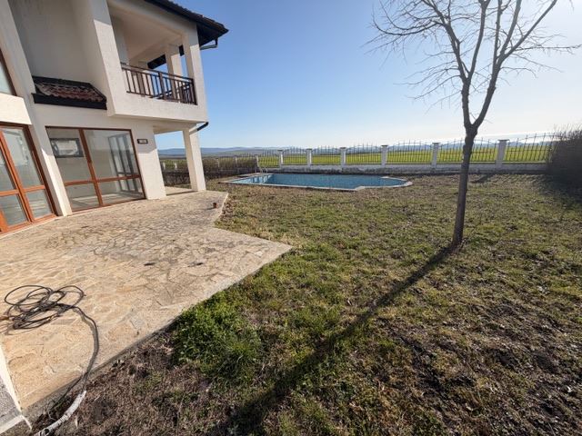 Luxuriöses zweistöckiges Haus mit Meerblick in Aheloy