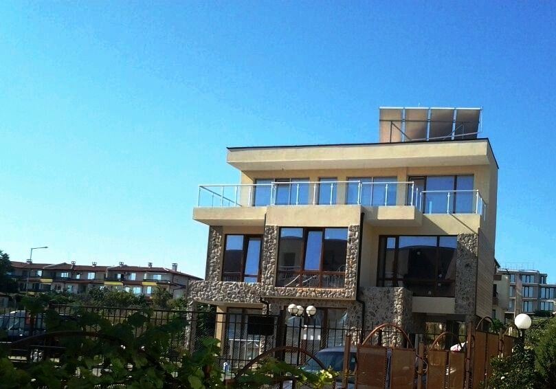 Haus mit Hof in Sosopol – nahe Bamboo Beach und Zentrum, voll möbliert