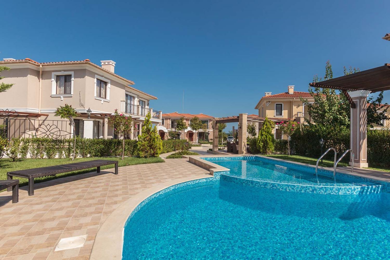 Luxuriöses zweistöckiges Haus in einer prestigeträchtigen Anlage in Pomorie