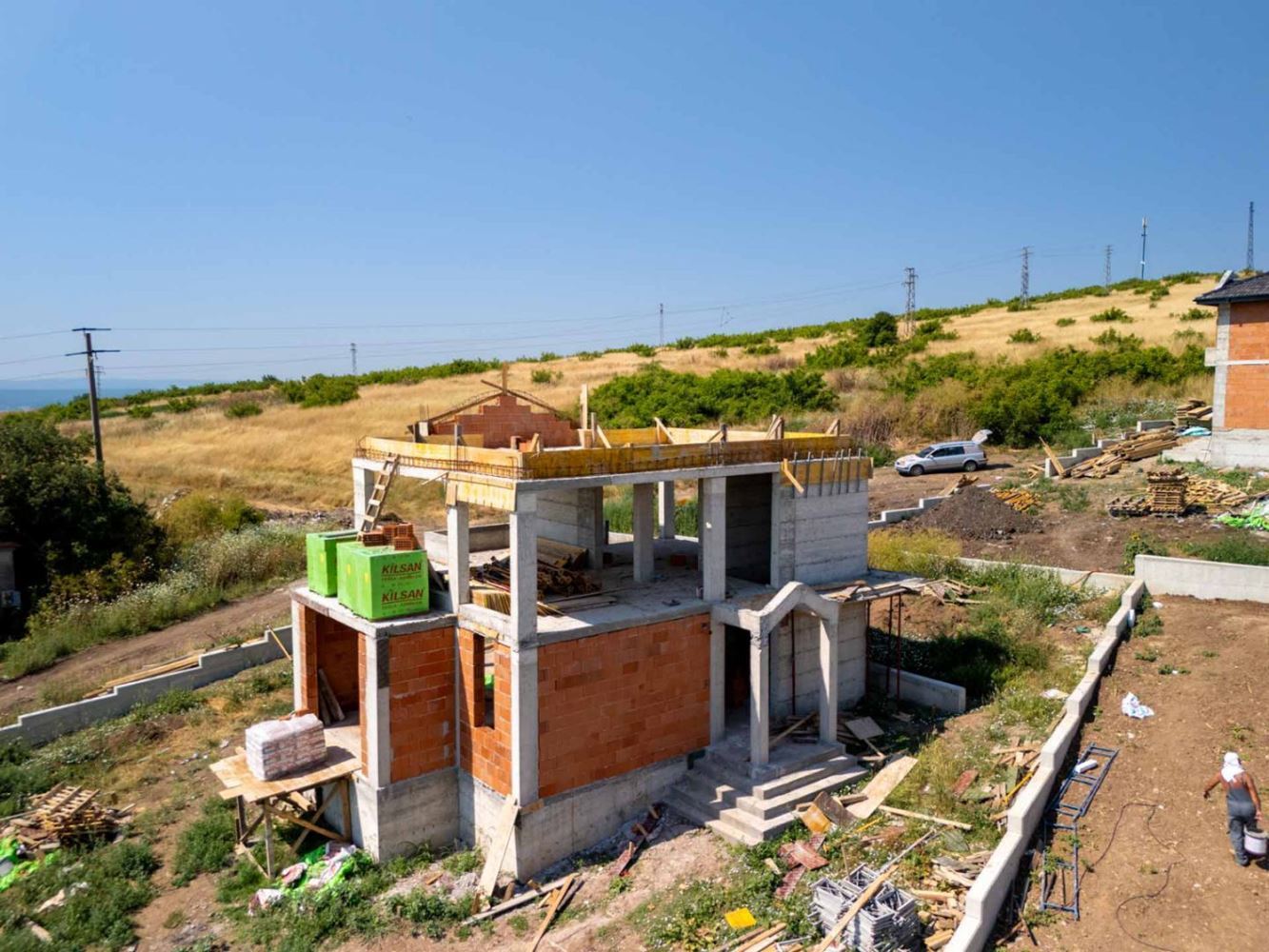 Neues Einfamilienhaus mit eigenem Garten, Stellplatz und ohne Instandhaltungsgebühr im Dorf Cherni Vrah