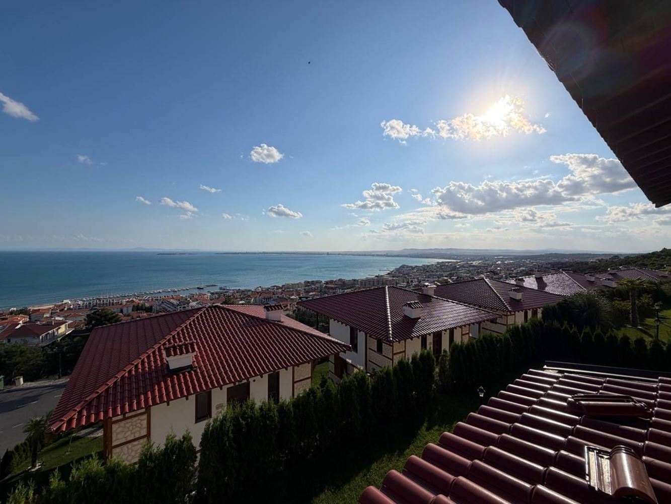 Luxuriöses freistehendes Haus mit privatem Pool und Panoramablick auf das Meer in Sveti Vlas