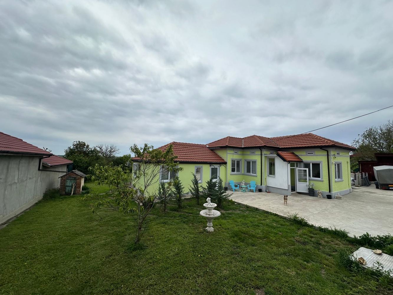 Komplett renoviertes Haus mit großem Grundstück und perfekten Bedingungen für ganzjähriges Wohnen