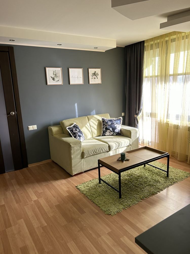 Luxuriöses Haus mit Swimmingpool, großzügigem Garten und beeindruckender Ausstattung in Varna