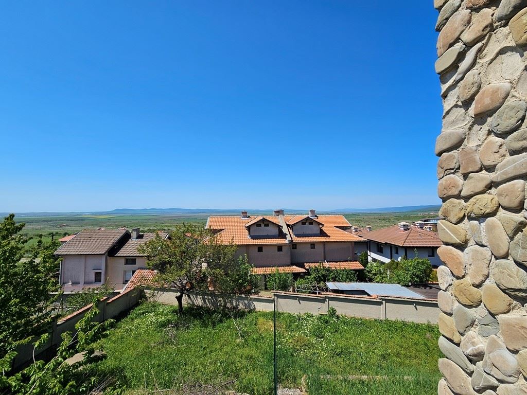 Geräumiges Einfamilienhaus mit Panoramablick in Kosharitsa