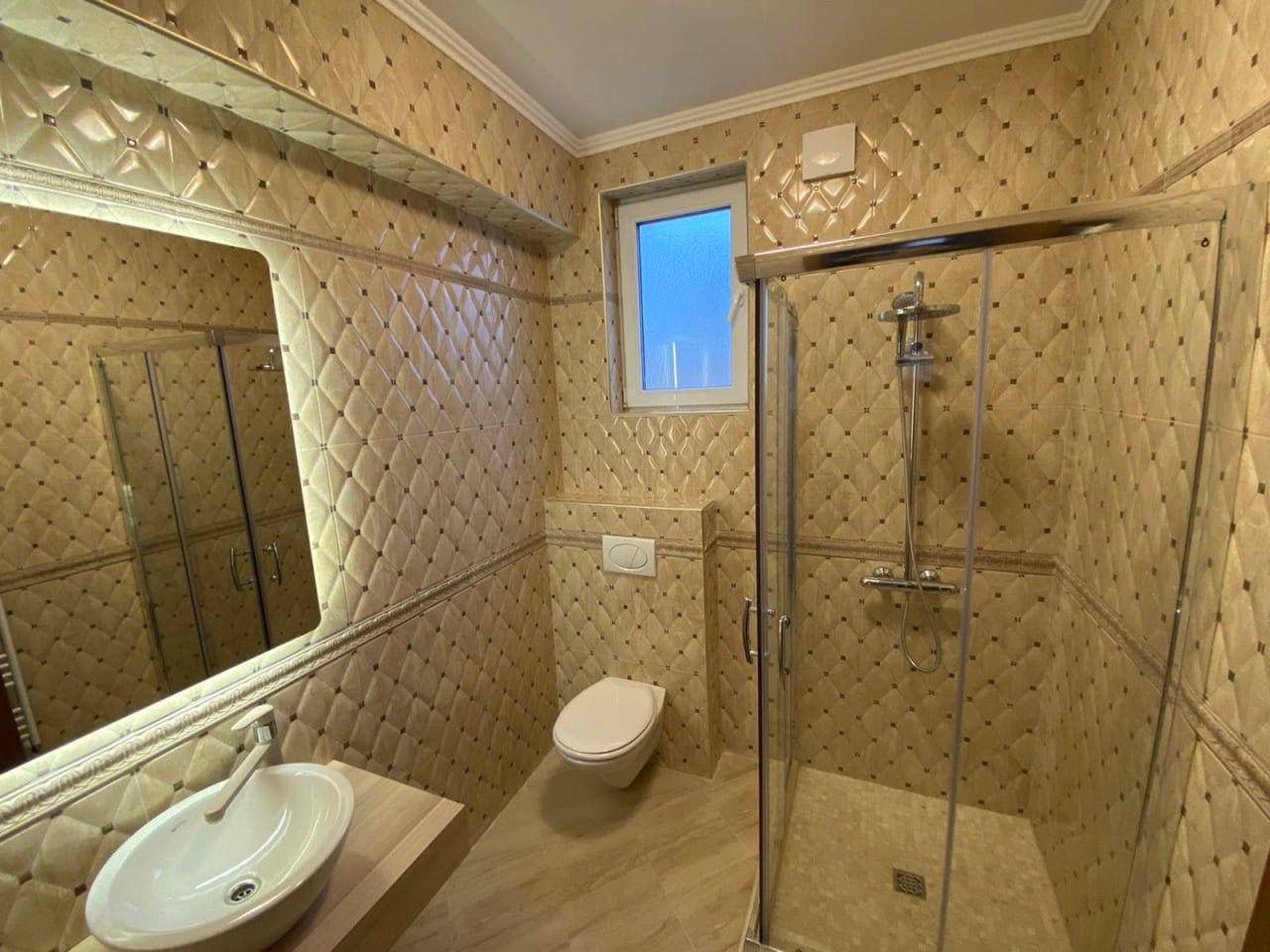 Modernes Haus im Zentrum von Ravda – luxuriöses bezugsfertiges Zuhause mit ausgezeichneter Lage und eigenem Grundstück