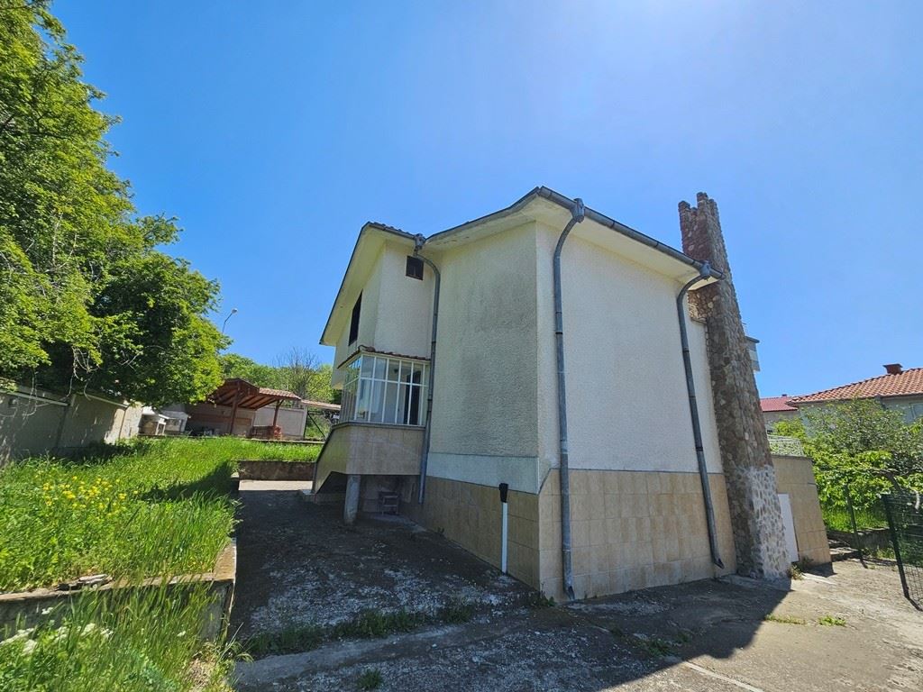 Geräumiges Einfamilienhaus mit Panoramablick in Kosharitsa