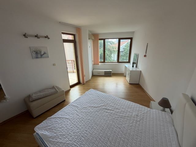 Zweigeschossiges Haus in einer modernen Anlage nahe Sonnenstrand – Komfort, Ruhe und ausgezeichnetes Wohnumfeld