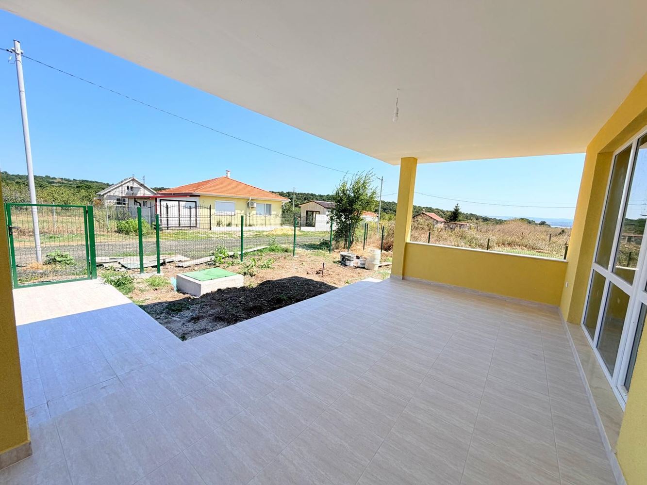 Freistehendes neues Haus mit Garten und Blick auf den Mandra-See – Dorf Cherni Vrah, 15 km von Burgas entfernt