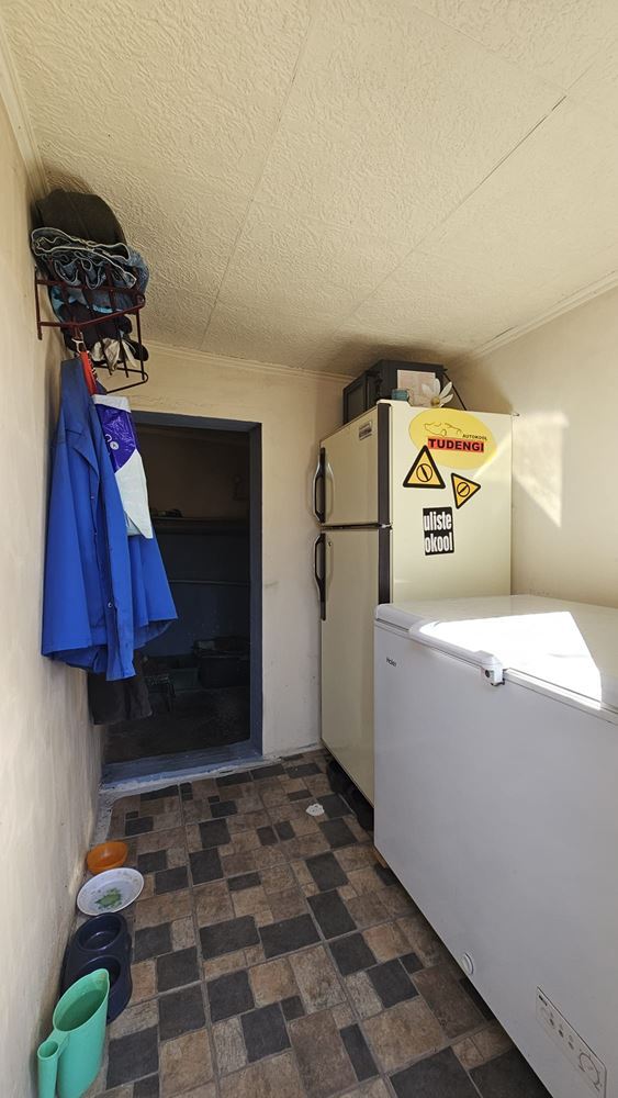 Ausgezeichnetes einstöckiges Haus mit Pool und großem Grundstück im Dorf Dyulevo