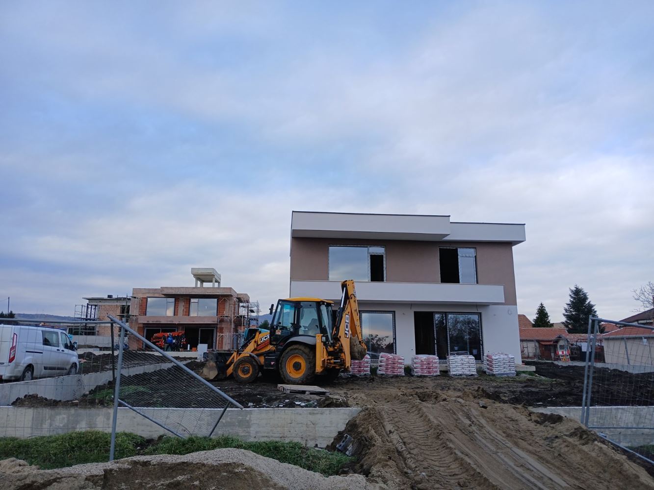 Modernes Haus mit fünf Zimmern und 400 m² Grundstück, drei Schlafzimmern und ohne Instandhaltungsgebühr in Vetren, Burgas