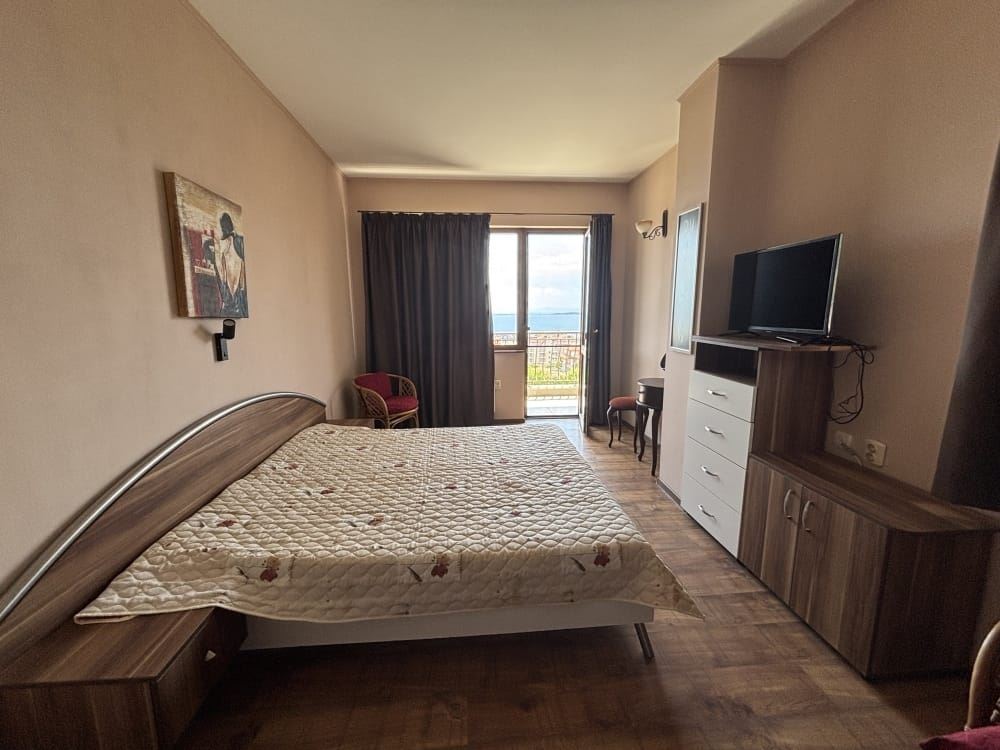 Freistehendes Haus mit Panoramablick auf das Meer und eigenem Garten in Sveti Vlas