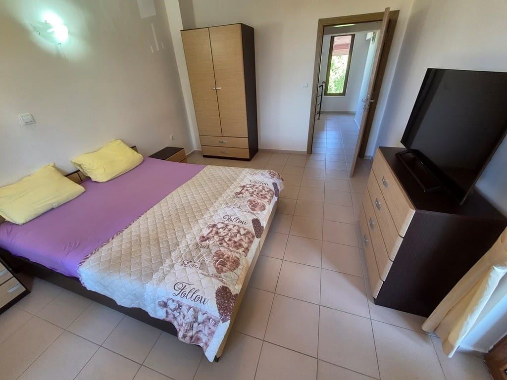 Geräumiges Townhouse in einer Boutique-Wohnanlage – vollständig möbliert, nahe am Meer und mit niedrigen Betriebskosten