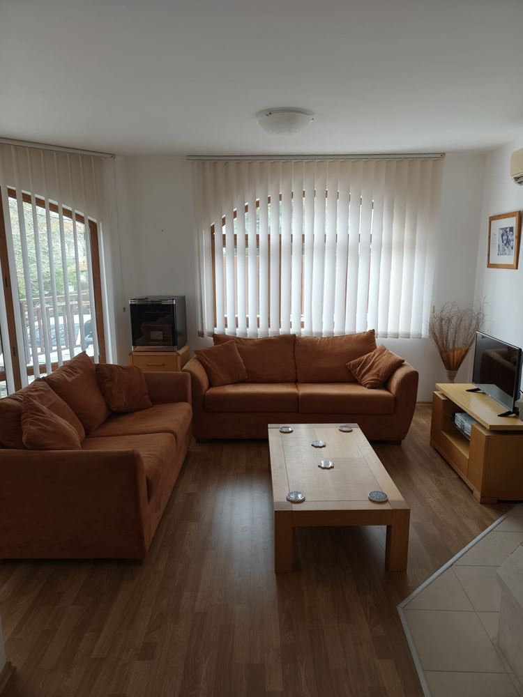 Luxuriöses zweistöckiges Haus mit Pool und schöner Panorama-Aussicht in einer prestigeträchtigen Anlage – Aheloy