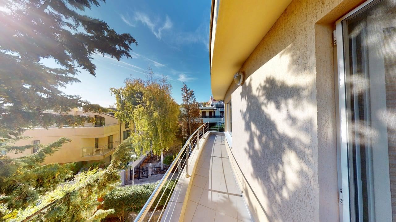 Panoramahaus auf vier Etagen mit 8 Schlafzimmern und Meerblick im Ferienort Sonnenstrand – ohne Wartungsgebühr