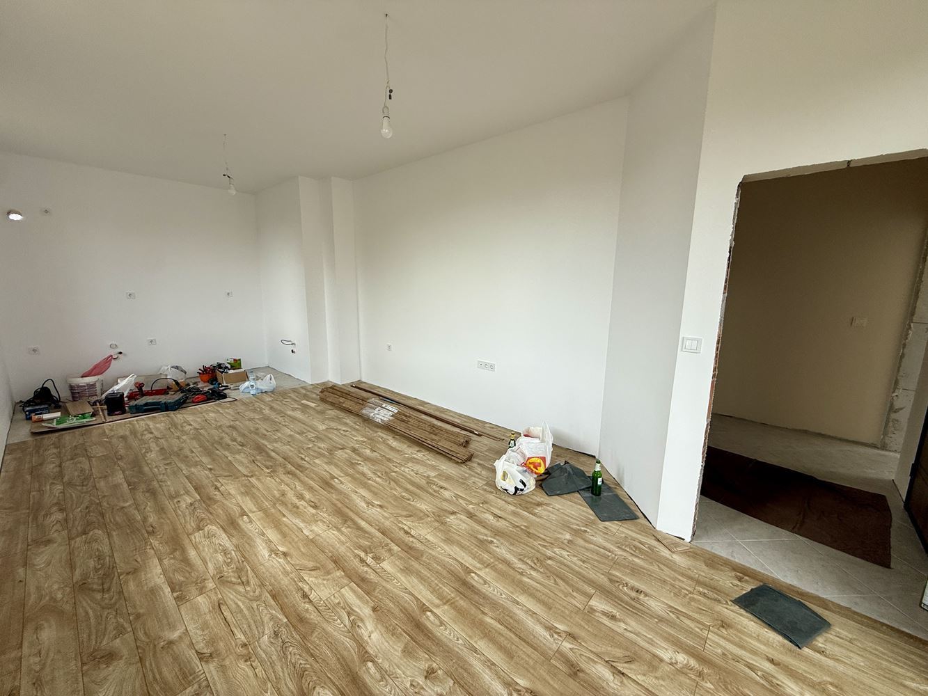 Neues eingeschossiges Haus mit drei Schlafzimmern und eigenem Garten – Komfort, Ruhe und Qualität nahe Sonnenstrand