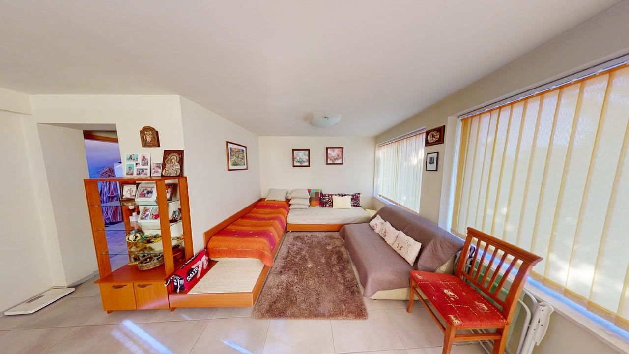 Panoramahaus auf vier Etagen mit 8 Schlafzimmern und Meerblick im Ferienort Sonnenstrand – ohne Wartungsgebühr