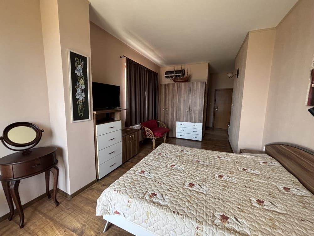 Freistehendes Haus mit Panoramablick auf das Meer und eigenem Garten in Sveti Vlas