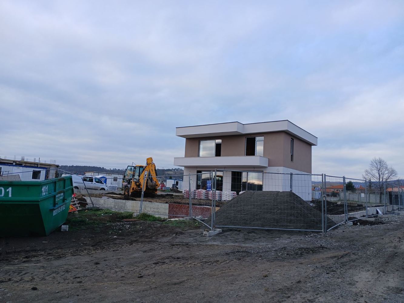 Modernes Haus mit fünf Zimmern und 400 m² Grundstück, drei Schlafzimmern und ohne Instandhaltungsgebühr in Vetren, Burgas