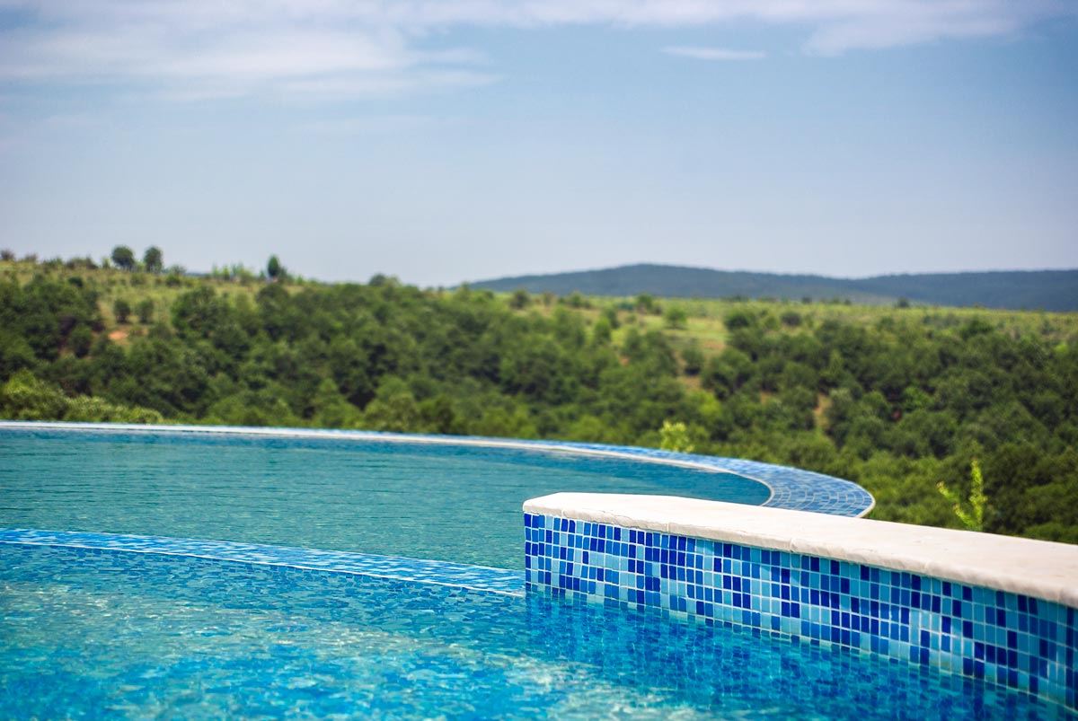 Geräumiges Einfamilienhaus mit Panoramablick in einem Öko-Komplex im Balkan-Gebirge