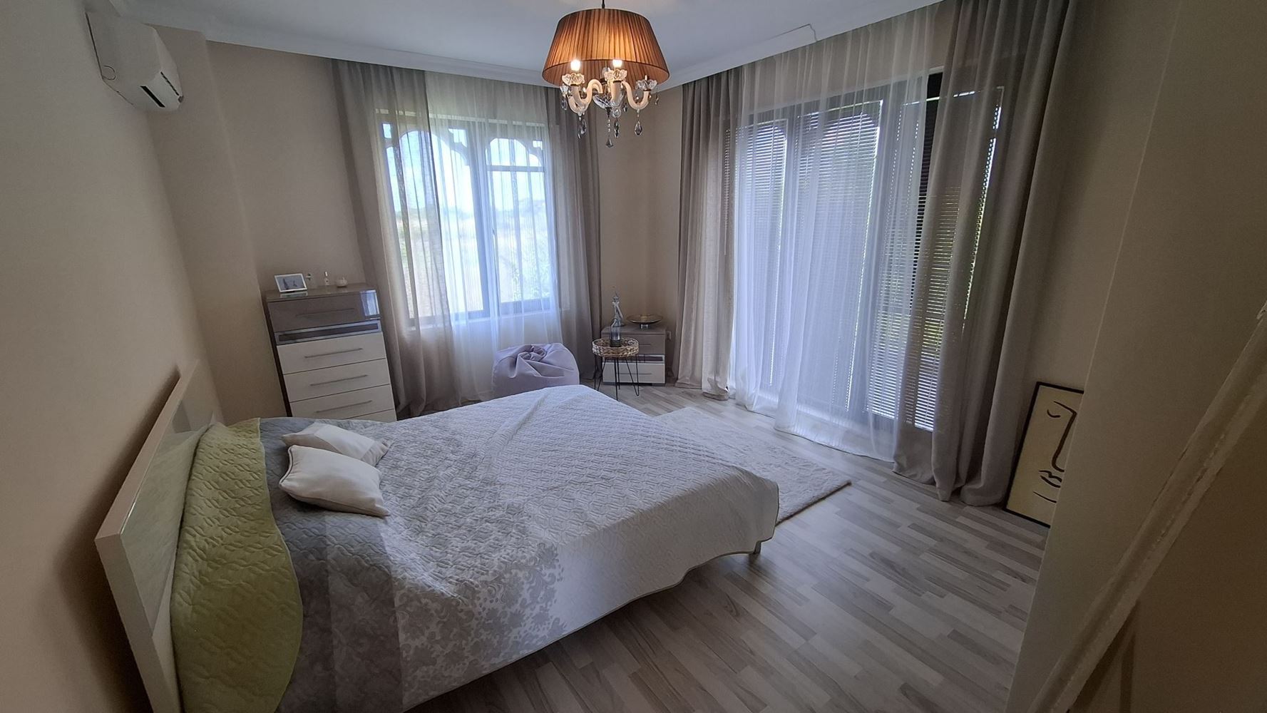 Luxuriöses zweistöckiges Haus in einer prestigeträchtigen Anlage in Pomorie