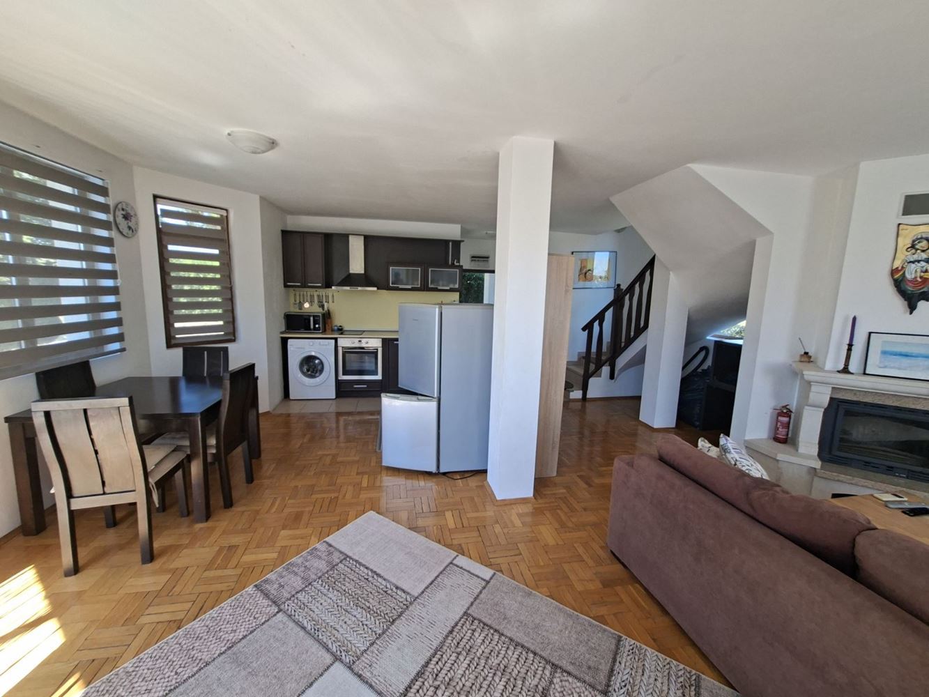 Zweistöckiges Haus mit Meerblick, eigenem Garten und Stellplatz in einer geschlossenen Wohnanlage