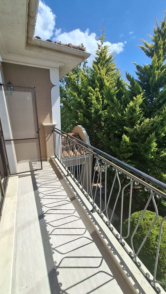 Luxuriöses zweistöckiges Haus in einer prestigeträchtigen Anlage in Pomorie