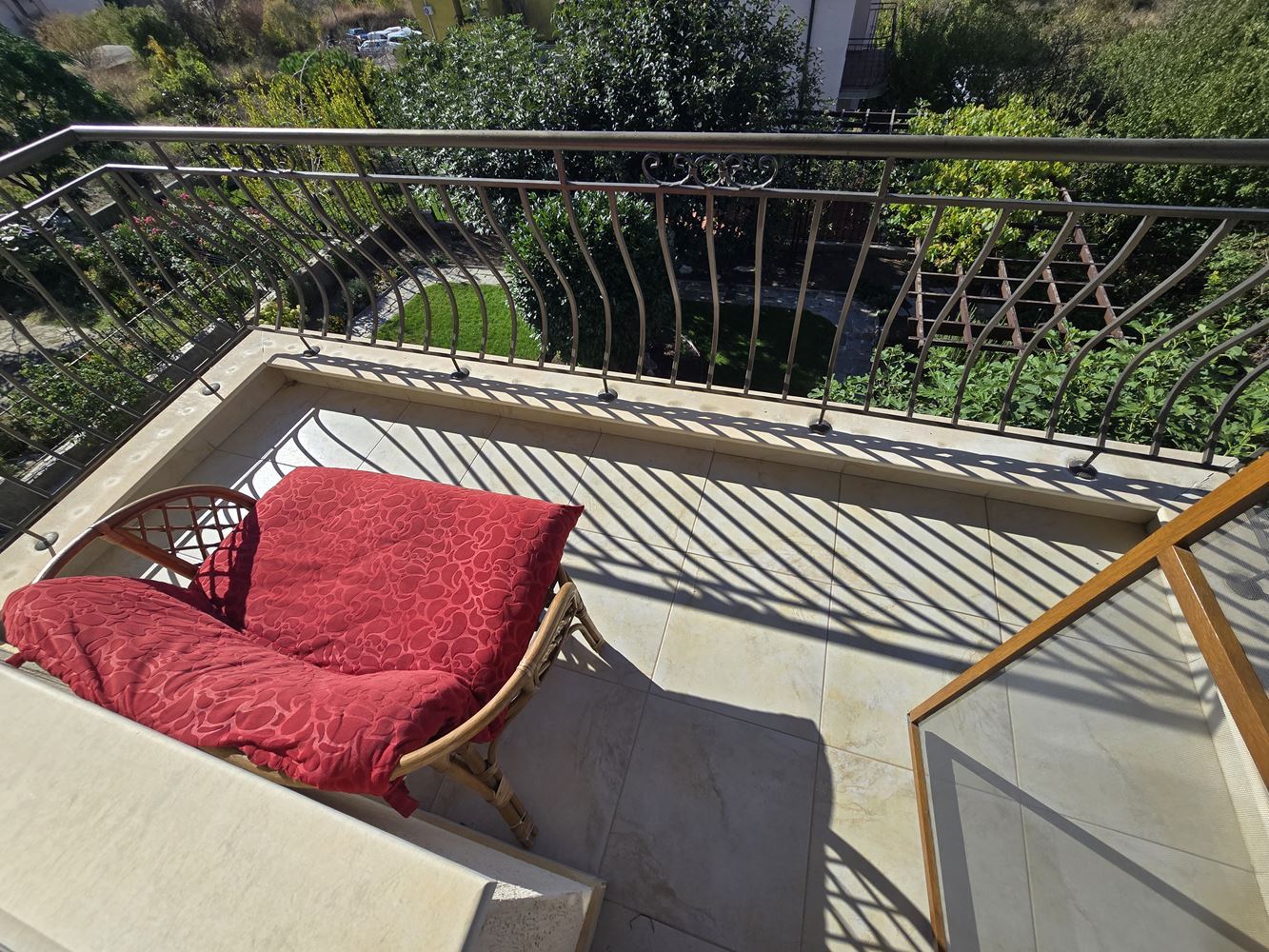Freistehendes Haus mit Panoramablick auf das Meer und eigenem Garten in Sveti Vlas