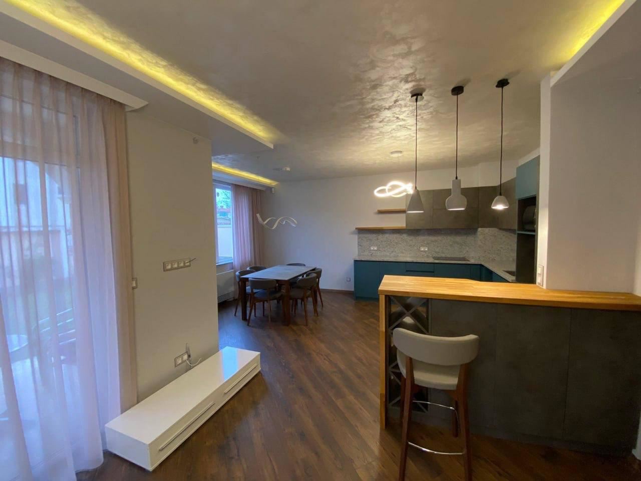 Modernes Haus im Zentrum von Ravda – luxuriöses bezugsfertiges Zuhause mit ausgezeichneter Lage und eigenem Grundstück