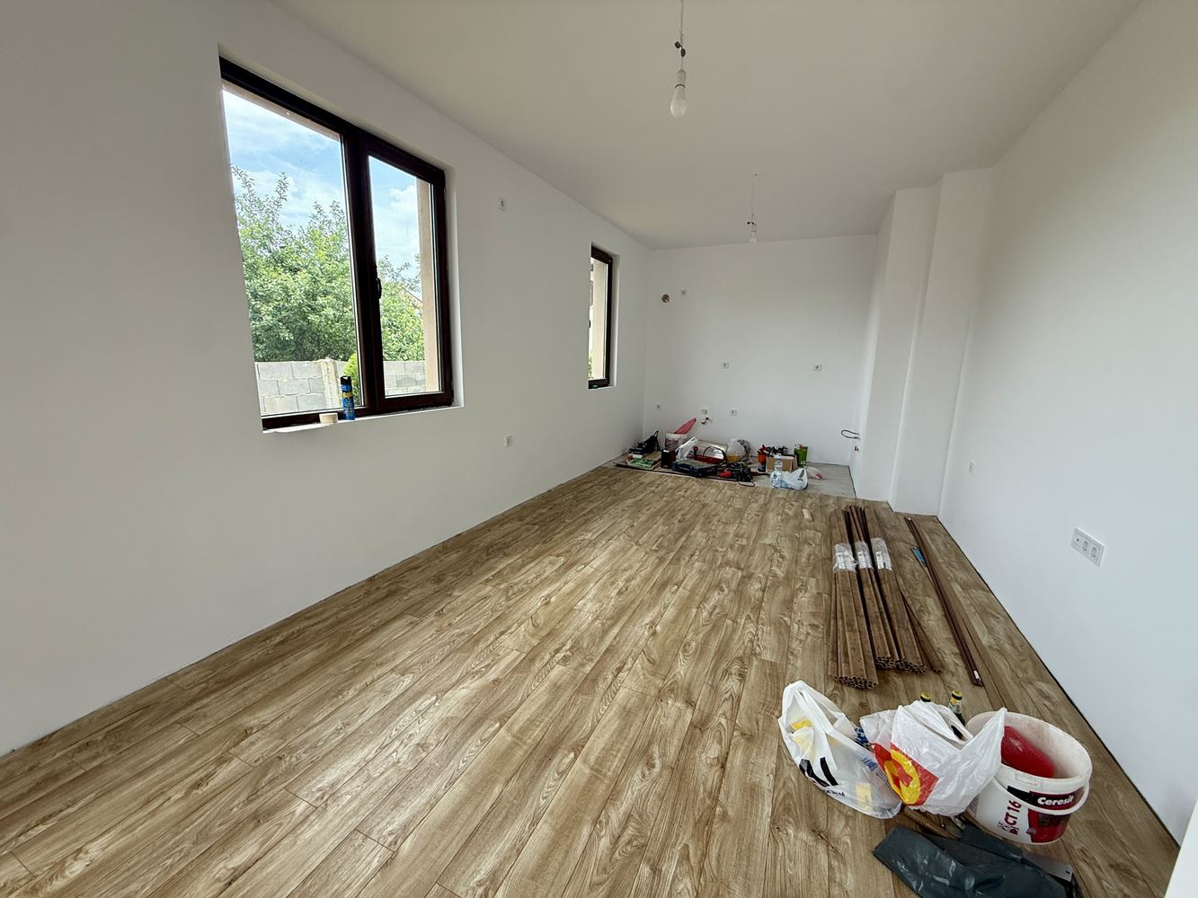Neues eingeschossiges Haus mit drei Schlafzimmern und eigenem Garten – Komfort, Ruhe und Qualität nahe Sonnenstrand