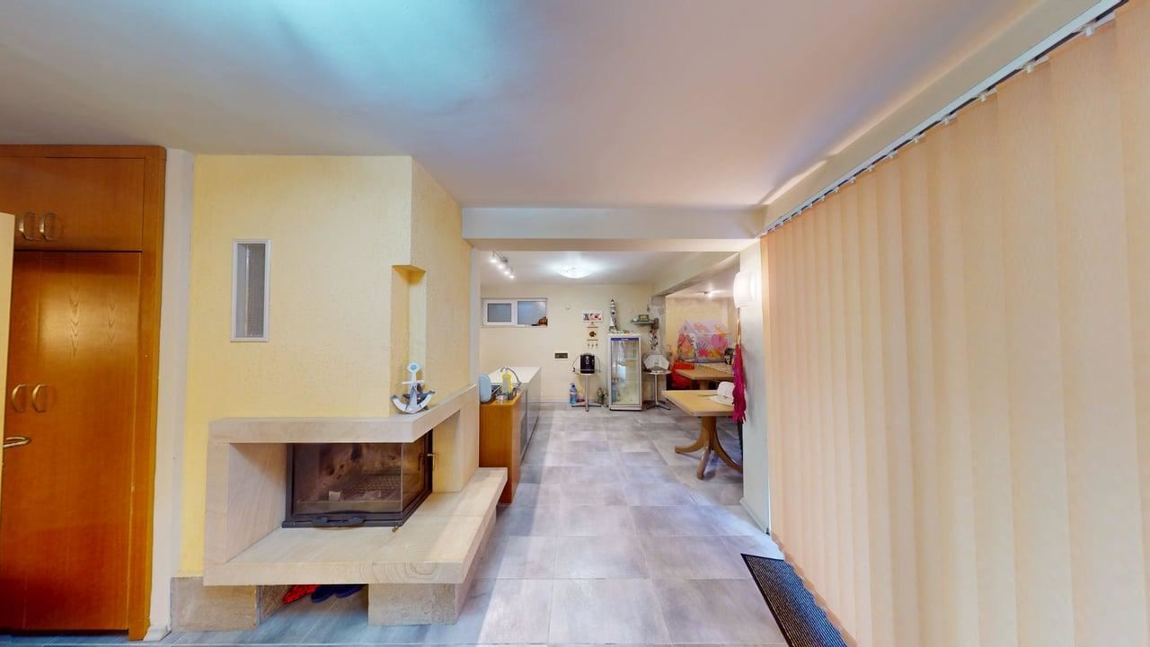 Panoramahaus auf vier Etagen mit 8 Schlafzimmern und Meerblick im Ferienort Sonnenstrand – ohne Wartungsgebühr