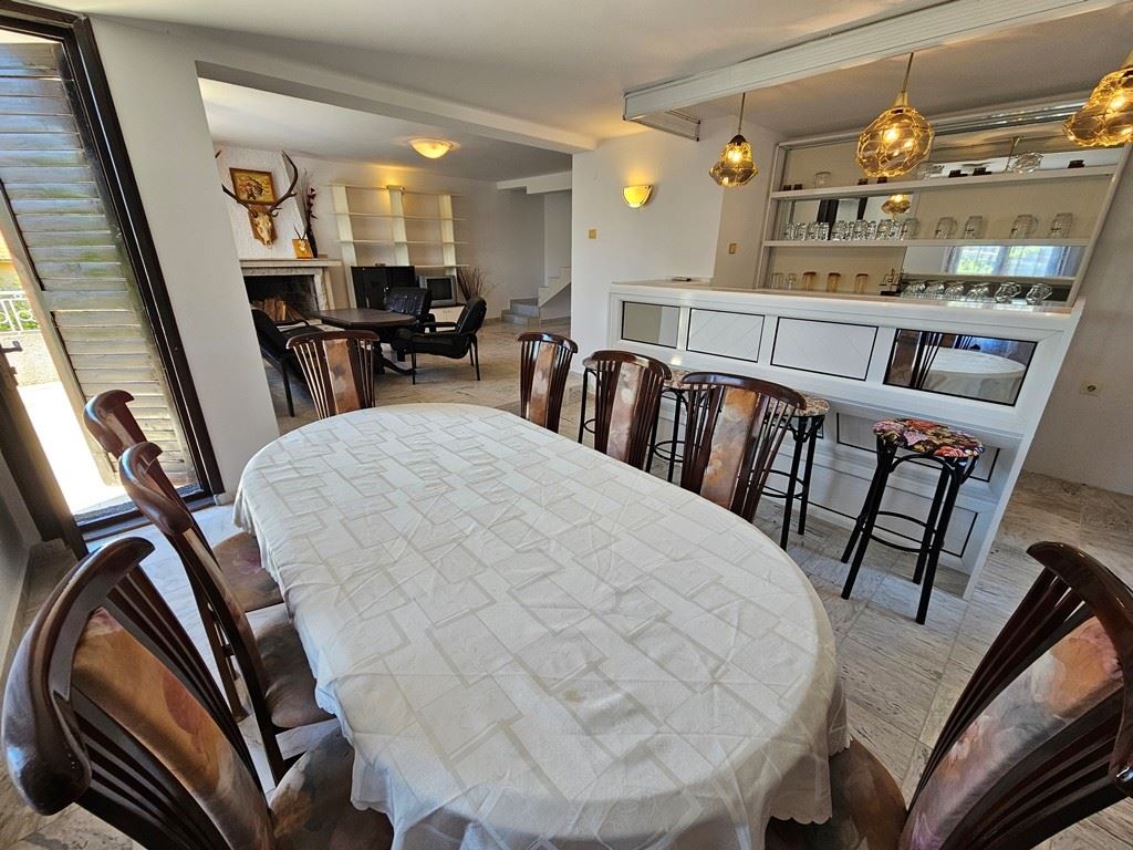 Geräumiges Einfamilienhaus mit Panoramablick in Kosharitsa