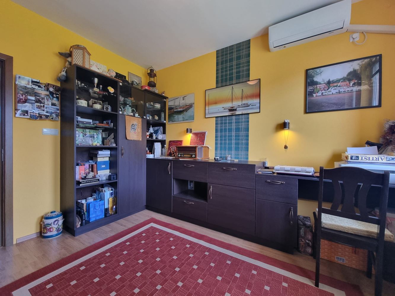 Wunderschönes zweistöckiges Haus mit Garten, Garage und moderner Heizung in Kosharitsa