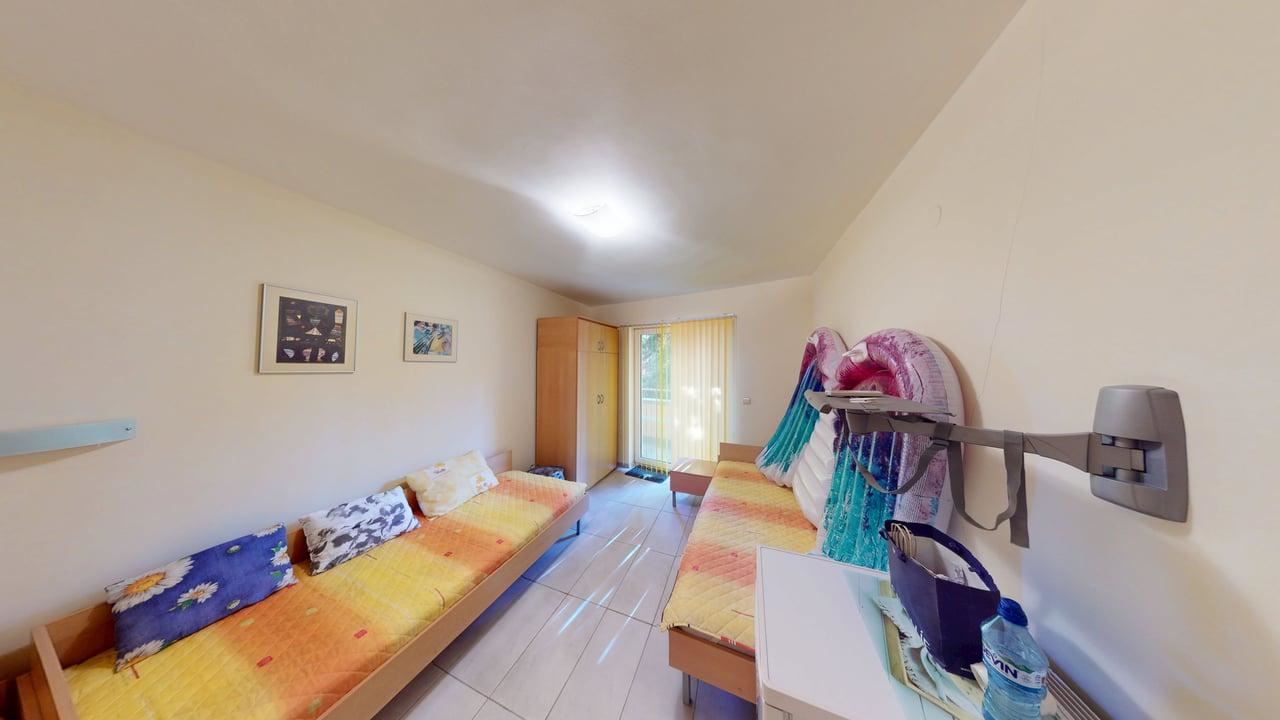 Panoramahaus auf vier Etagen mit 8 Schlafzimmern und Meerblick im Ferienort Sonnenstrand – ohne Wartungsgebühr