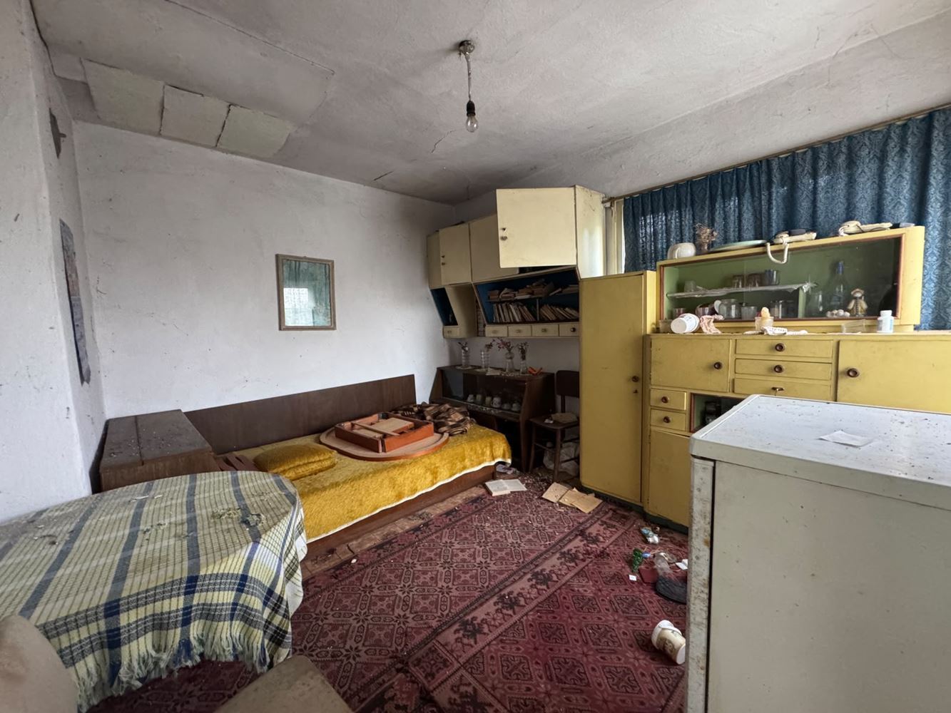 Einstöckiges Haus mit großem Grundstück und Garage im Dorf Smolnik, Region Burgas – Ruhe und die Möglichkeit für ein neues Zuhause