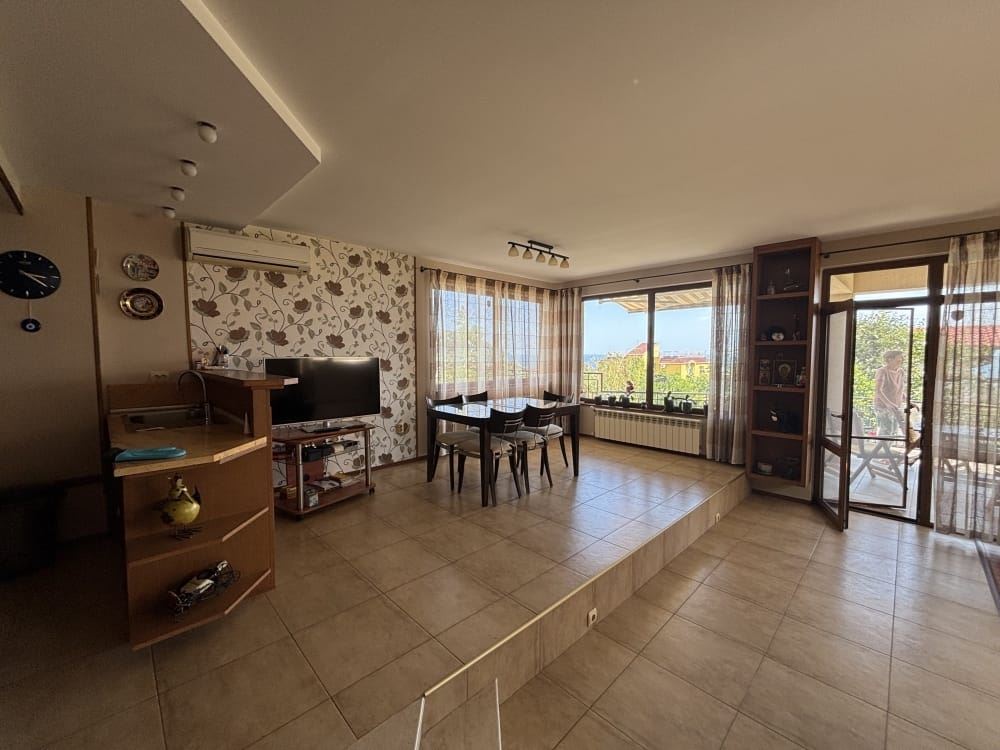 Freistehendes Haus mit Panoramablick auf das Meer und eigenem Garten in Sveti Vlas